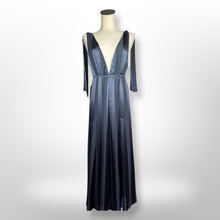 Load image into Gallery viewer, Forever 21 Maxi Gown size M