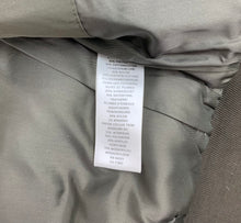 Load image into Gallery viewer, Banana Republic Feather Down Vest size XS