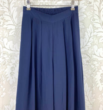 Load image into Gallery viewer, Line + Dot Palazzo Pants size S