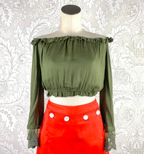Load image into Gallery viewer, Tobi Off-shoulder Cropped Top size XS