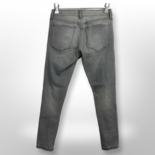 Load image into Gallery viewer, Banana Republic Skinny Ankle Jeans size 25 Short