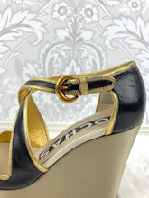 Load image into Gallery viewer, Rochas Wedged Sandals size 6