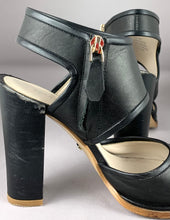 Load image into Gallery viewer, Kenneth Cole “Stacy” Leather Sandals size 6.5