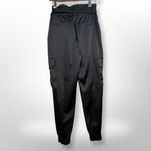 Load image into Gallery viewer, Zara Sateen Cargo Pant size XS