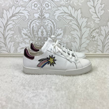 Load image into Gallery viewer, Kenneth Cole “Tyler Space” Sneakers size 9
