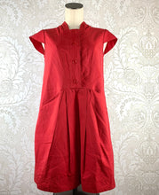 Load image into Gallery viewer, Moschino Silk Blend Dress size 6