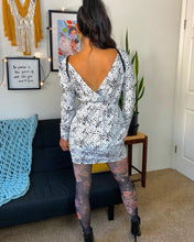 Load image into Gallery viewer, Kova & T Printed L/S Dress size 6