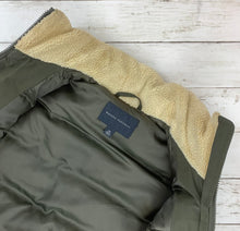 Load image into Gallery viewer, Banana Republic Feather Down Vest size XS