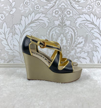 Load image into Gallery viewer, Rochas Wedged Sandals size 6