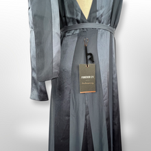Load image into Gallery viewer, Forever 21 Maxi Gown size M