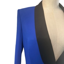 Load image into Gallery viewer, Emilio Pucci Tuxedo Blazer size 8
