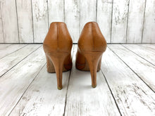 Load image into Gallery viewer, Sergio Rossi Round Toe Pumps size 34/4
