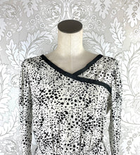 Load image into Gallery viewer, Kova &amp; T Printed L/S Dress size 6
