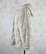 Load image into Gallery viewer, Zara Quilted coat size L
