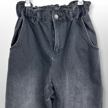Load image into Gallery viewer, Zara Paper Bag Jeans size 0

