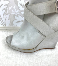 Load image into Gallery viewer, Masnada Distressed Leather Booties size 38
