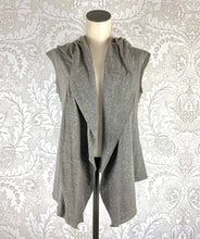 Load image into Gallery viewer, 7 For All Mankind Vest size XS
