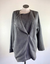 Load image into Gallery viewer, Minkpink Ribbed Zip-up Sweater size L
