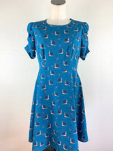 Load image into Gallery viewer, Yumi Peacock Printed A-line Dress size S
