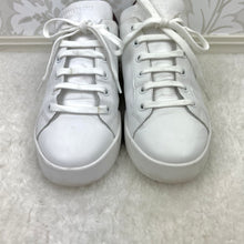Load image into Gallery viewer, Kenneth Cole “Tyler Space” Sneakers size 9
