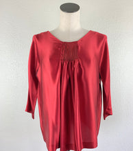 Load image into Gallery viewer, Rochas Silk Top size 40/6
