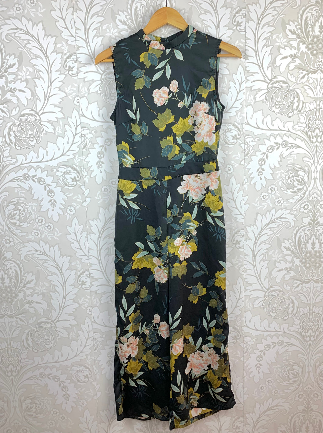 Missguided Floral Jumpsuit size 4