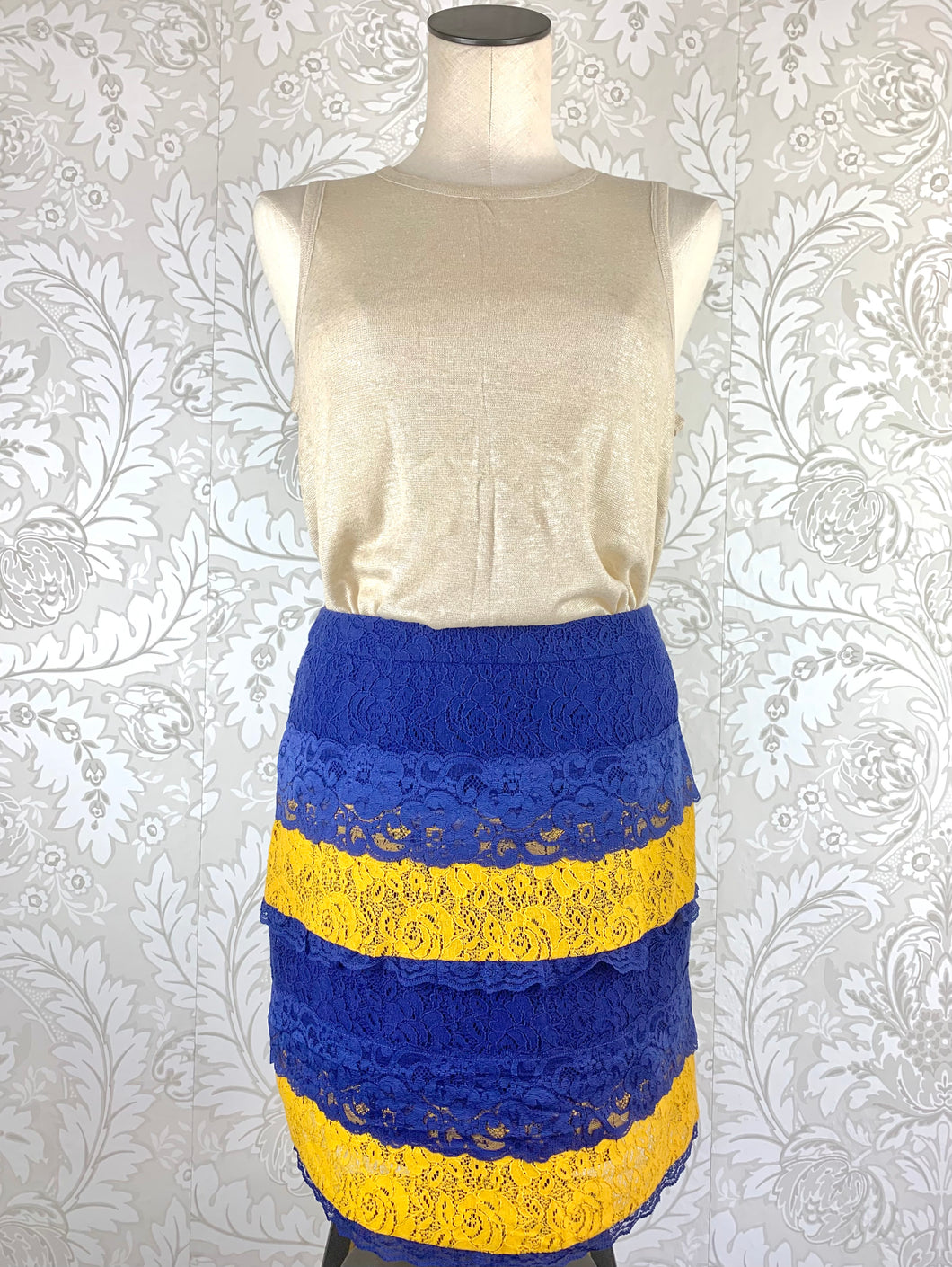 Love Moschino Lace Mini Skirt size 4