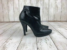Load image into Gallery viewer, Steve Madden “Survey” Leather Snakeskin boots size 7.5
