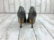 Load image into Gallery viewer, Manolo Blahnik Ankle Boots size 35/5
