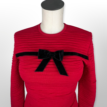 Load image into Gallery viewer, Valentino Wool Sweater size 6
