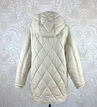 Load image into Gallery viewer, Zara Quilted coat size L
