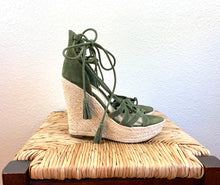 Load image into Gallery viewer, Guess Suede Wedged Espadrilles size 7M

