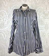 Load image into Gallery viewer, Zara Button Down Top size L
